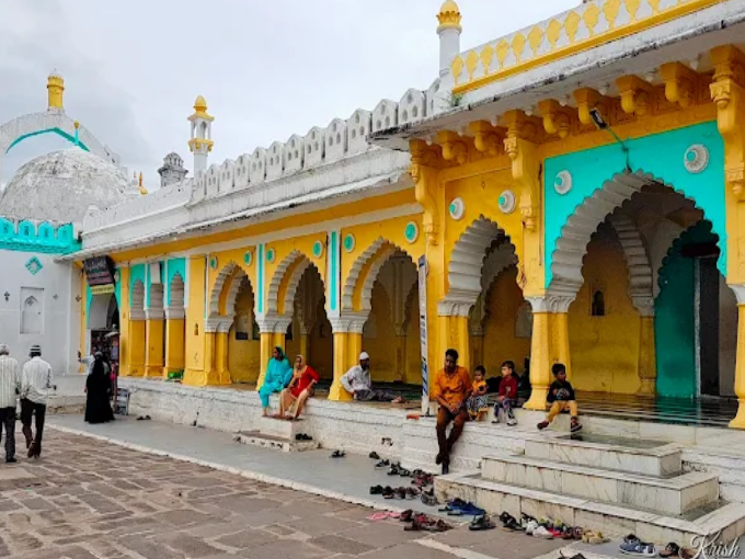 Tomb of Mughal Emperor Aurangzeb Alamgir